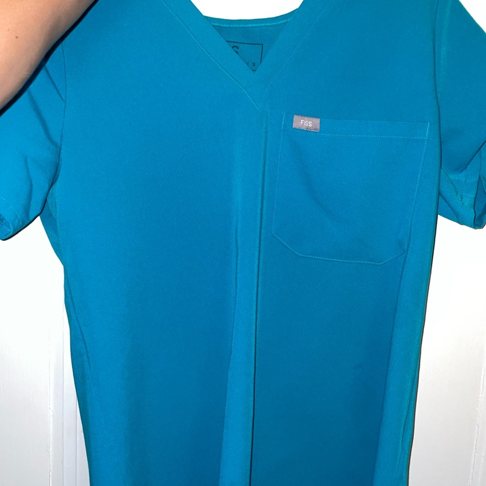 Figs Catarina top. Size small